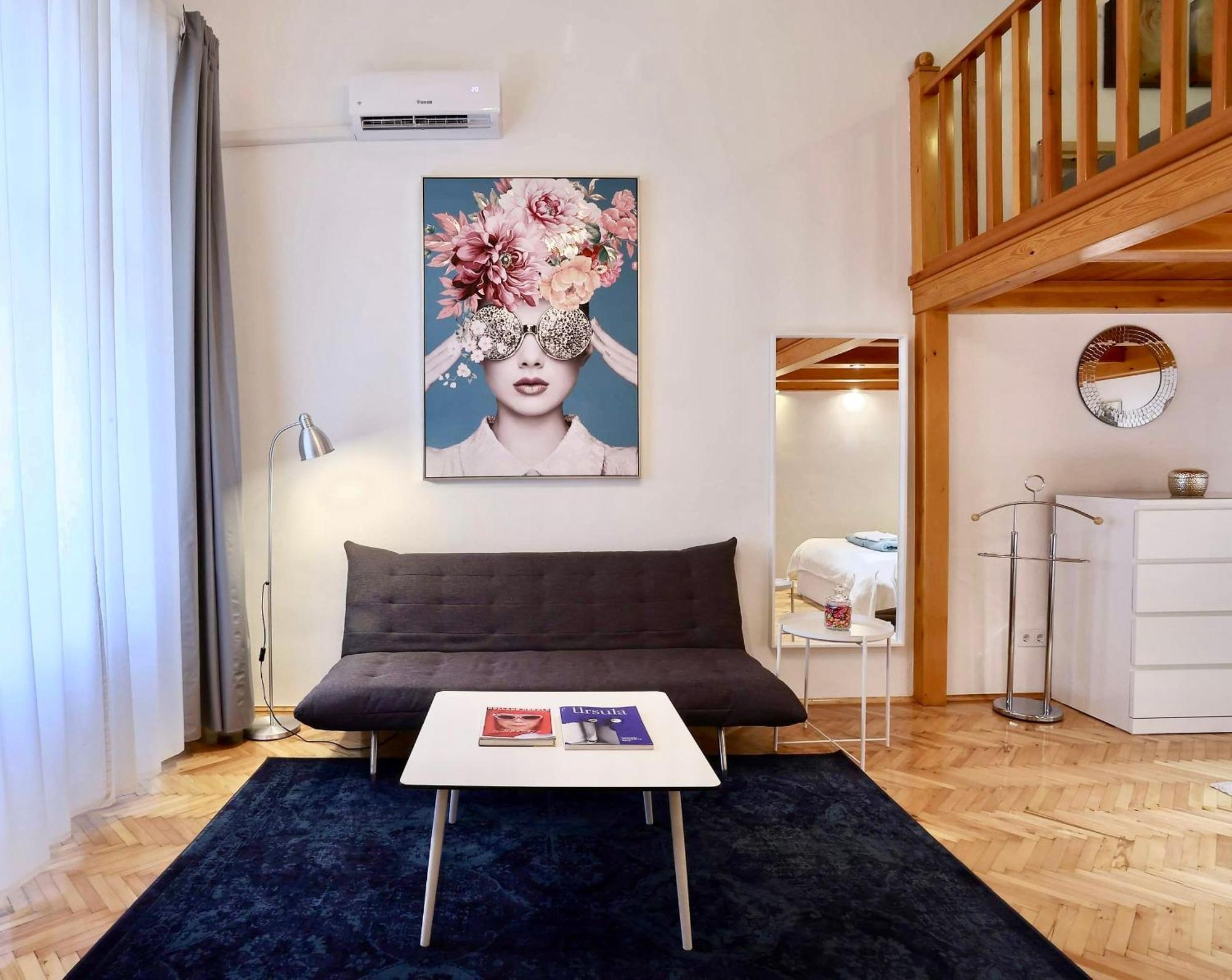 Christie'S Downtown Apartment บูดาเปสต์ ภายนอก รูปภาพ